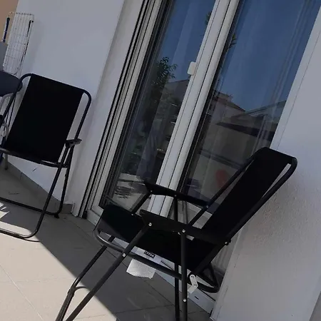 アパートホテル Halkidiki 3*